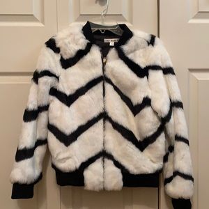 Black & white faux fur jacket - xs